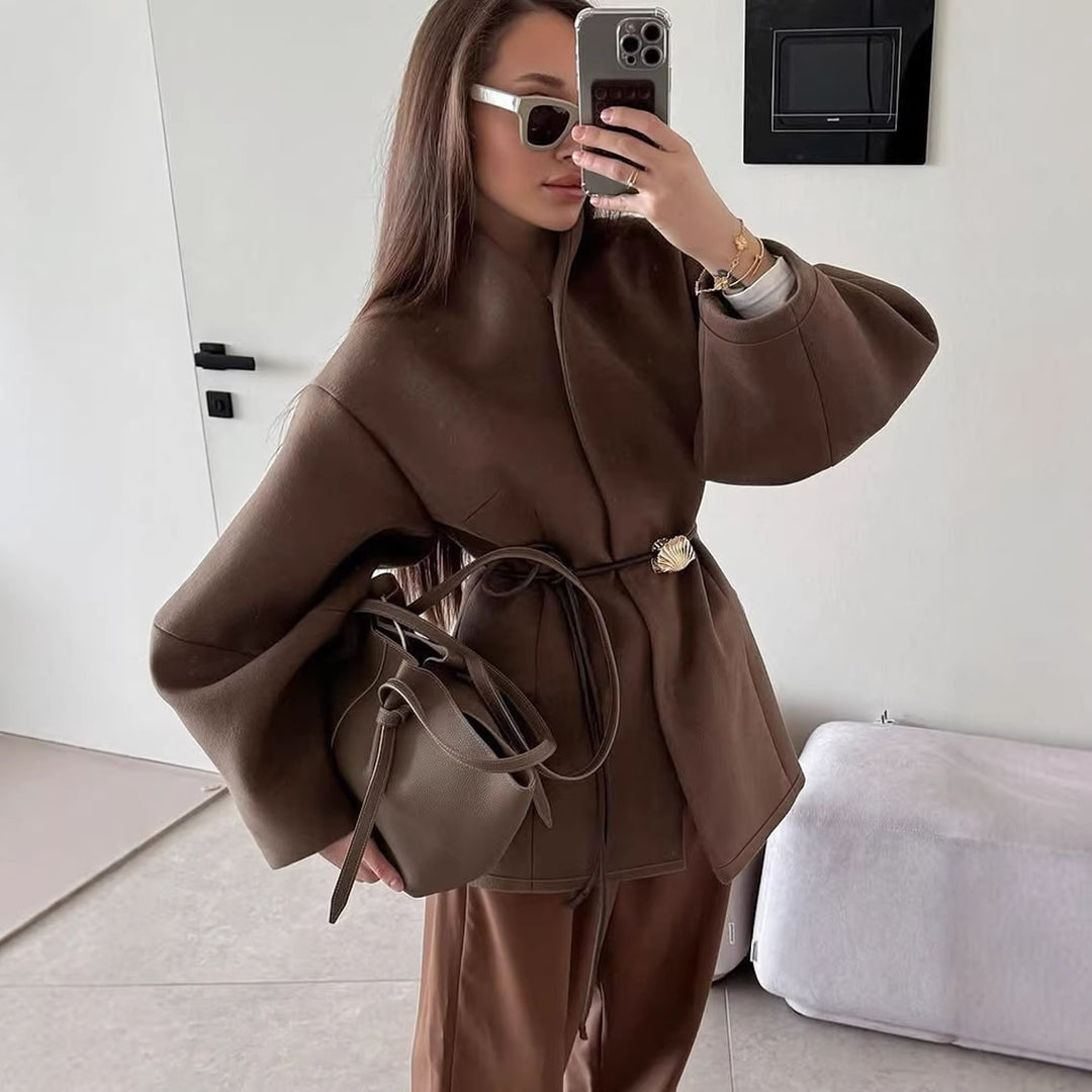 Women's short jacket with wrap closure, figure-hugging leather belt and shell clasp Mune Fashion