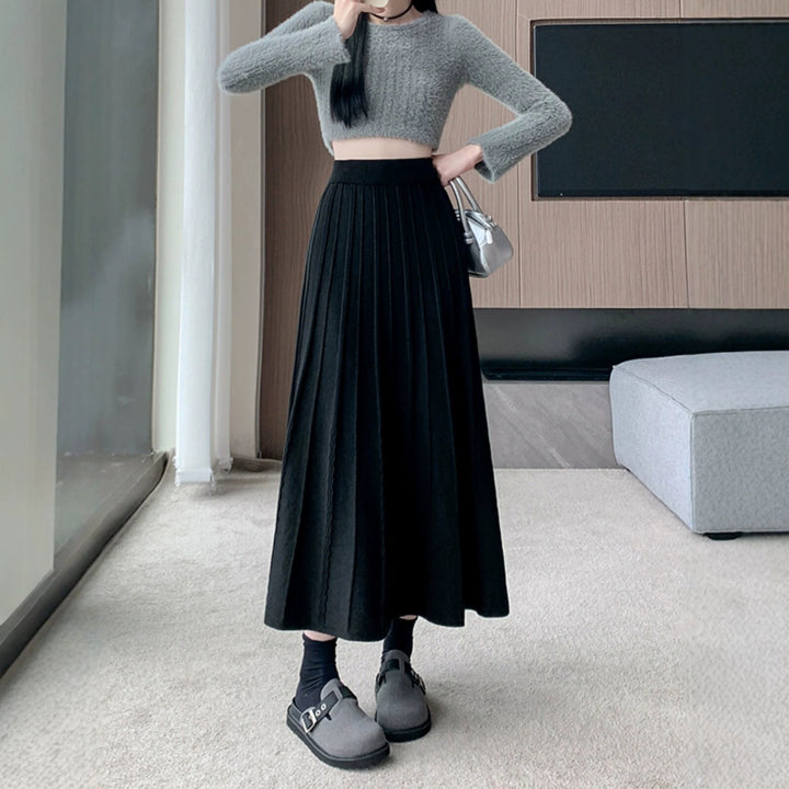 Women's Long Pleated Skirt made of soft flowing material Mune Fashion