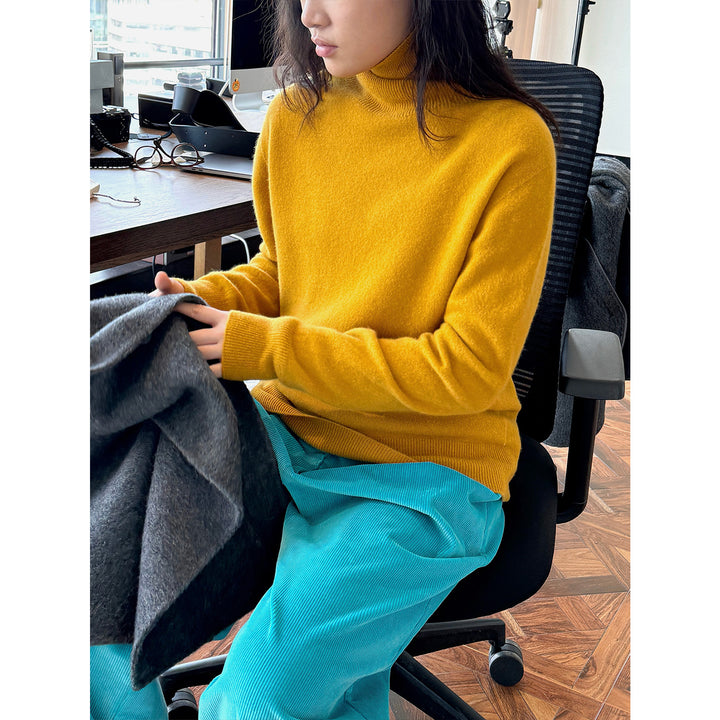 Women's Fine Cashmere-Style Rollneck Sweater with Relaxed Fit and Ribbed Cuffs Mune Fashion
