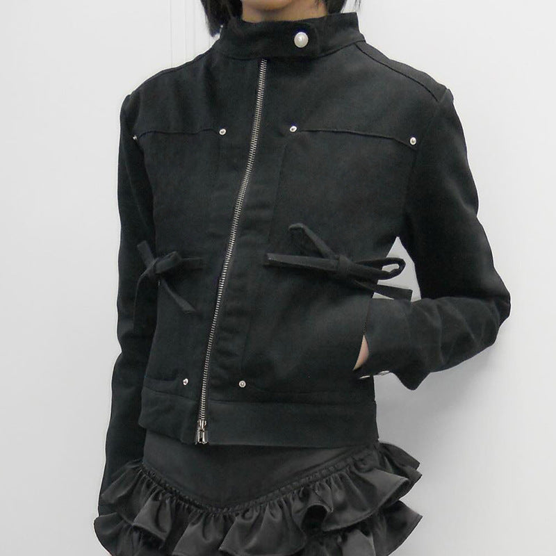 Women tailored short jacket with stand-up collar, epaulettes, waist belts and continuous zipper Mune Fashion