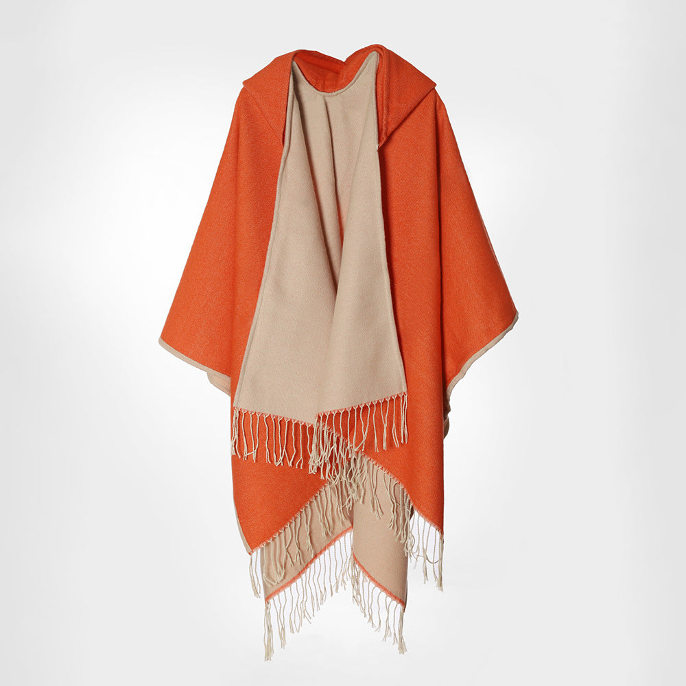 Ladies hooded cape in oversized wrap made of wool blend with reversible function and fringe hem Mune Fashion