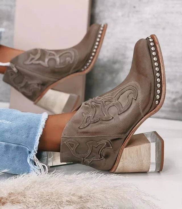Women's nan western ankle boot with elaborate embroidery, studded edge, and transparent block heel Mune Fashion