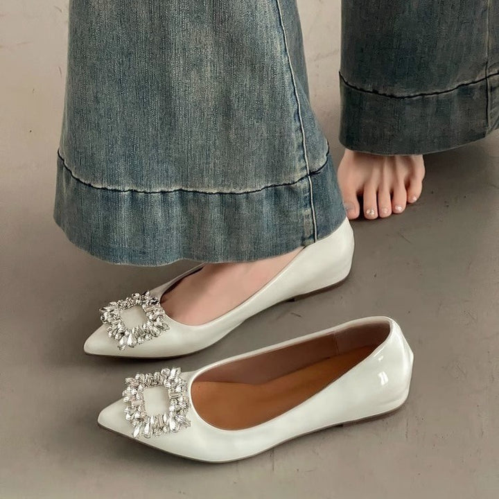 Women's pointed toe patent ballerinas with sparkling crystal decorative brooch Mune Fashion