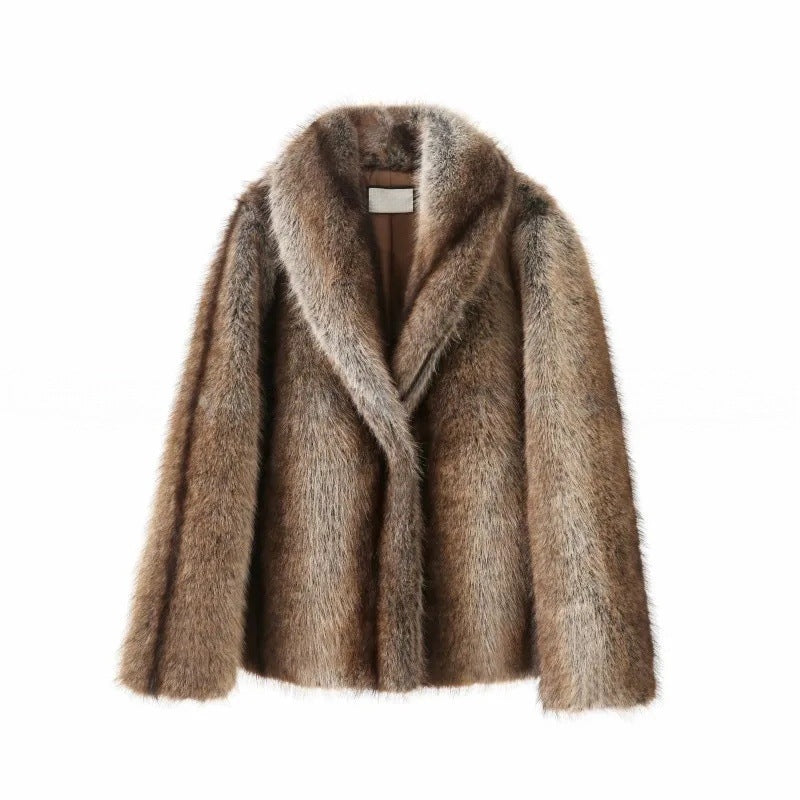Women's short coat made of voluminous faux fur with wide shawl collar Mune Fashion