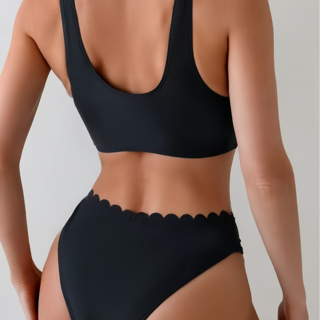 Women's bikini set with elegant wave edges and deep V-neck Mune Fashion