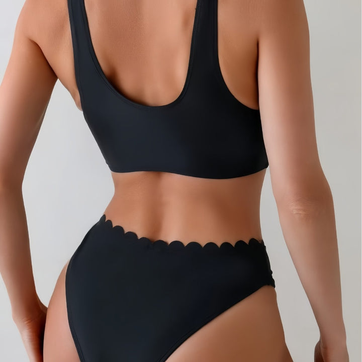 Women's bikini set with elegant wave edges and deep V-neck Mune Fashion