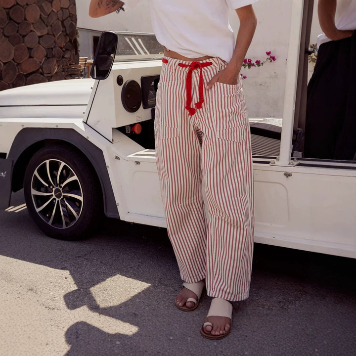 Women casual cargo denim culotte with drawstring waistband and large patch pockets Mune Fashion