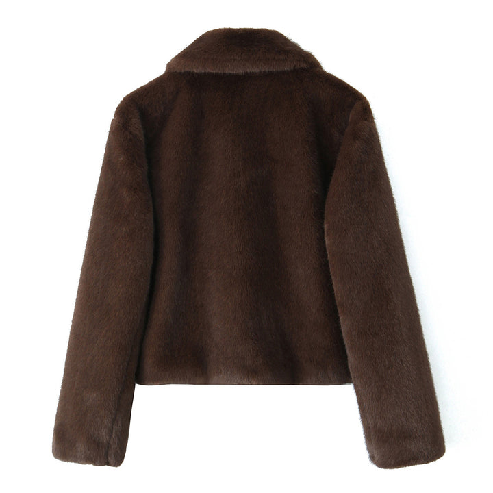 Women’s short jacket made of luxurious faux fur with a classic shirt collar Mune Fashion