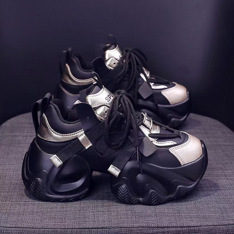 Women Sporty Sneakers with innovative cushioning system and futuristic design Mune Fashion