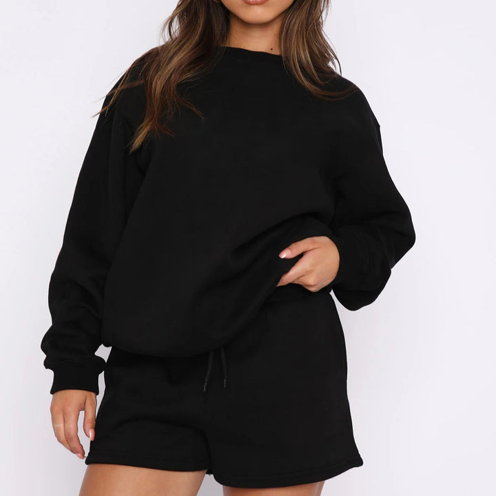 Women Oversized Lounge Set with French Terry Sweatshirt, Round Neck and Loose Sweat Shorts Mune Fashion