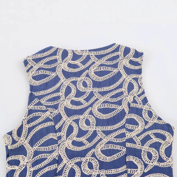 Women Tailored Short Vest with V-Neck and Decorative Embroidery Mune Fashion