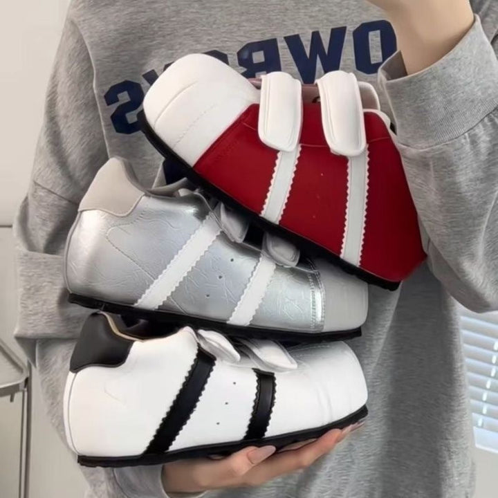 Women's sneakers with Velcro closure and sporty silhouette Mune Fashion