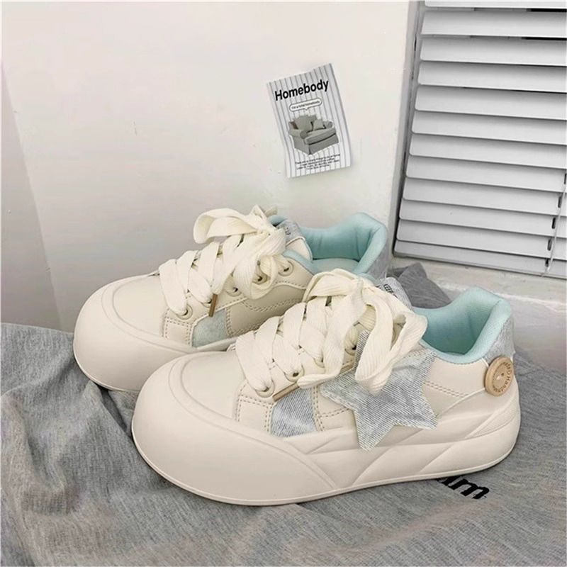 Women Sneakers with trendy star application and comfortable outsole Mune Fashion