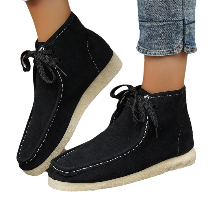 Women ankle-high moccasin boot with suede look, worn moccasin seam, cushioning crepe sole and sturdy laces Mune Fashion