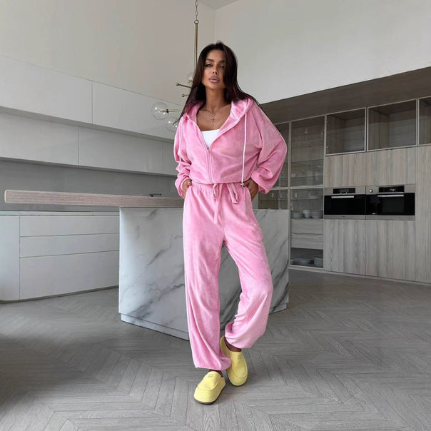 Women's soft velour lounge set with hooded jacket, zipper and wide comfort pants Mune Fashion