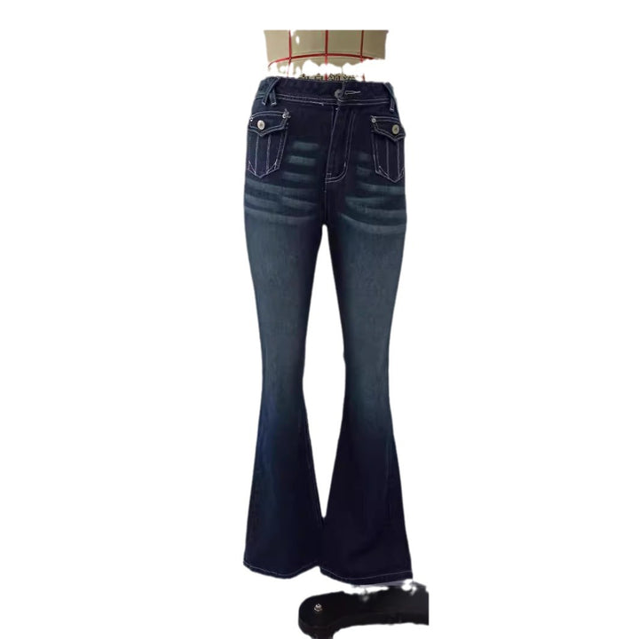 Women's low-rise flared jeans with a wide leg, decorative metal chain, and classic five-pocket design Mune Fashion