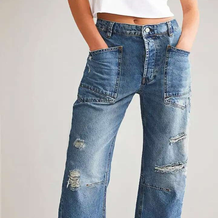 Women's oversized straight-leg jeans with patch cargo pockets and used effects Mune Fashion