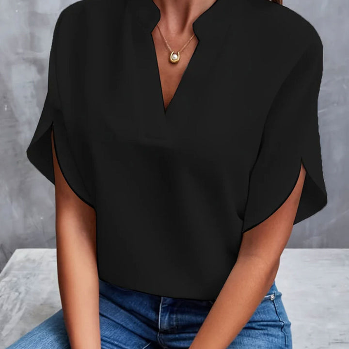 Mune | V-Neck Women's Short Sleeve Shirt
