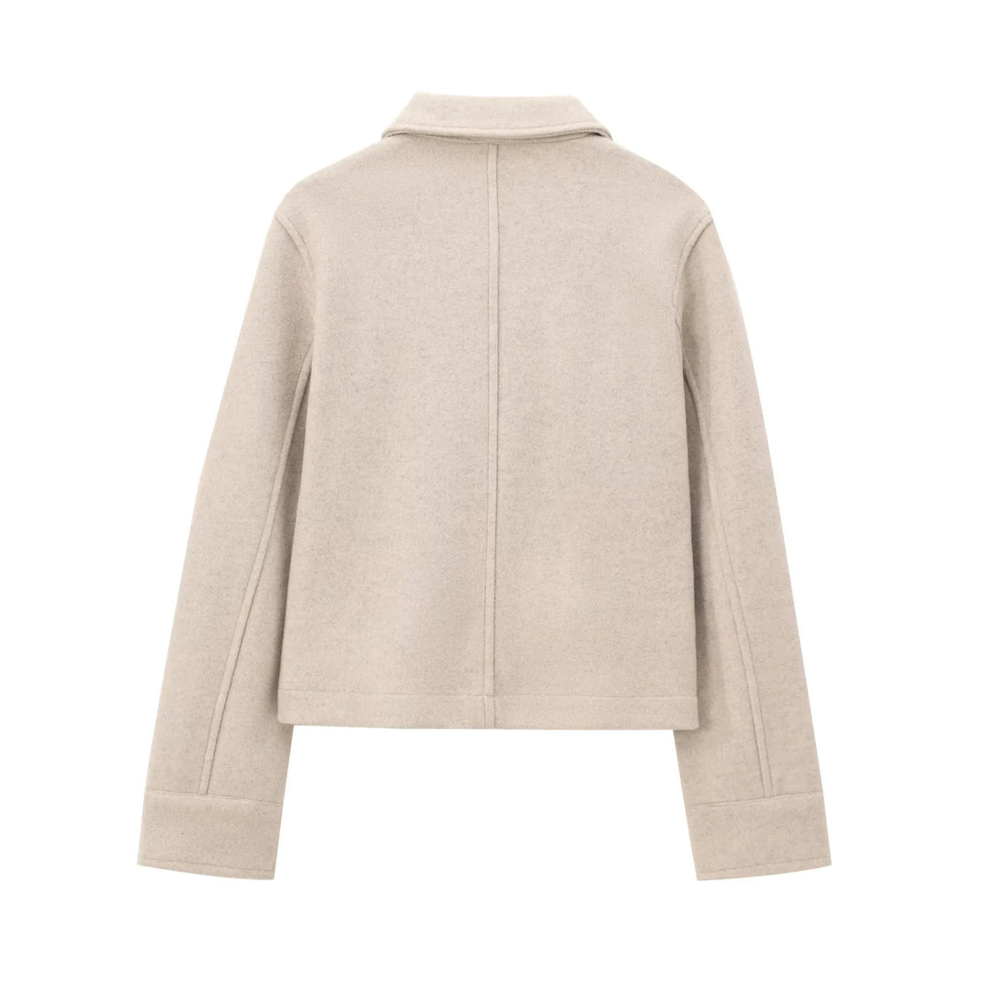 Women's short wool jacket with shirt collar, patch pockets and clean boxy silhouette Mune Fashion