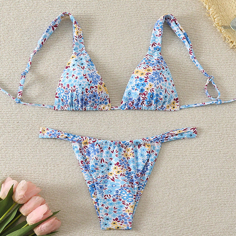 Women's Triangle Bikini with Elegant Floral Pattern Mune Fashion
