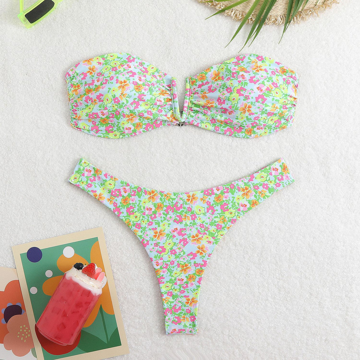 Women's bikini set with romantic floral pattern and adjustable top Mune Fashion