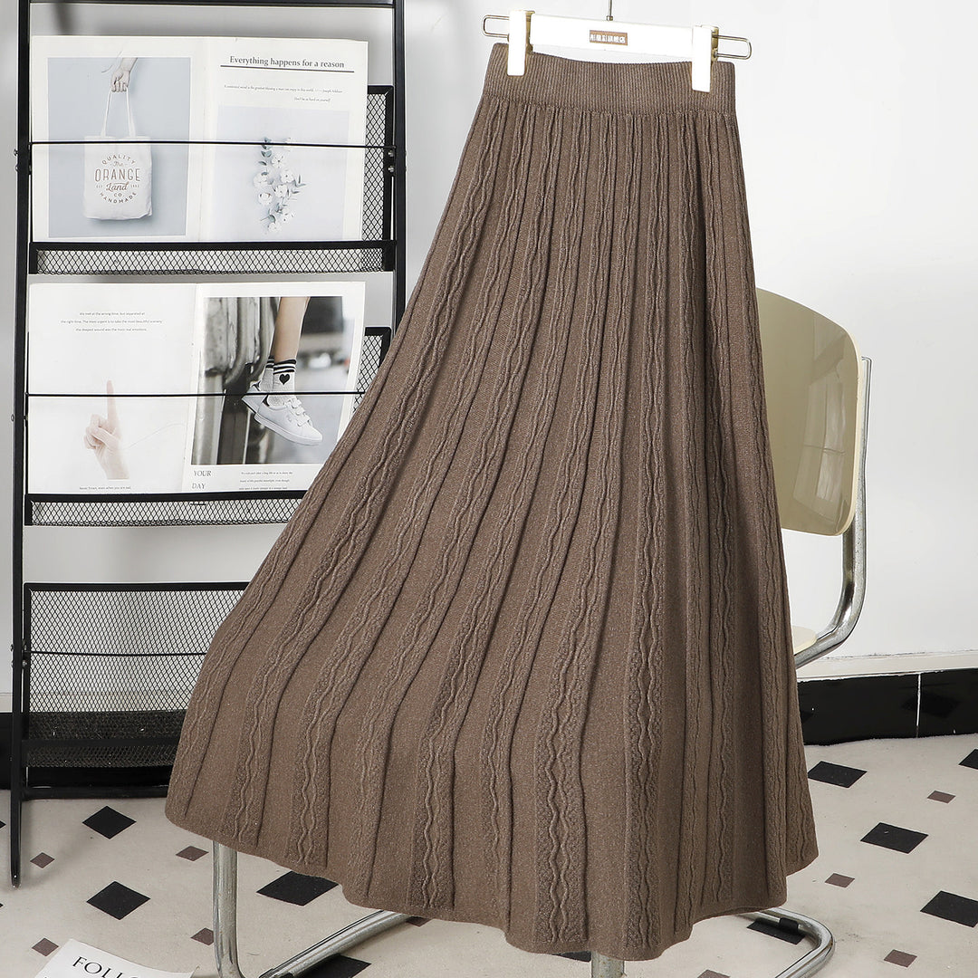 Ladies Pleated Maxi Skirt with Graphic Cable Pattern Mune Fashion