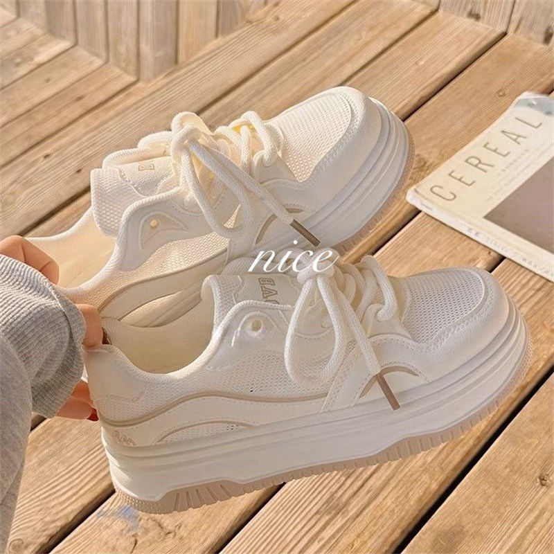 Women Minimalist Platform Sneakers with Padded Comfort Collar and Treaded Wedge Sole Mune Fashion