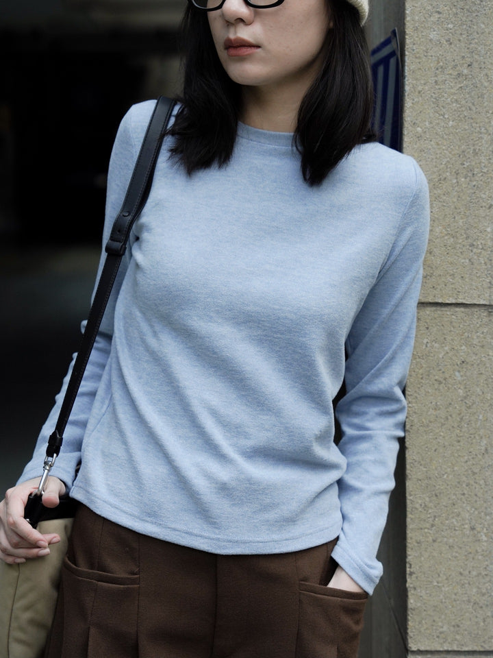 Women's fine round neck sweater made of cotton blend with slightly tailored silhouette Mune Fashion