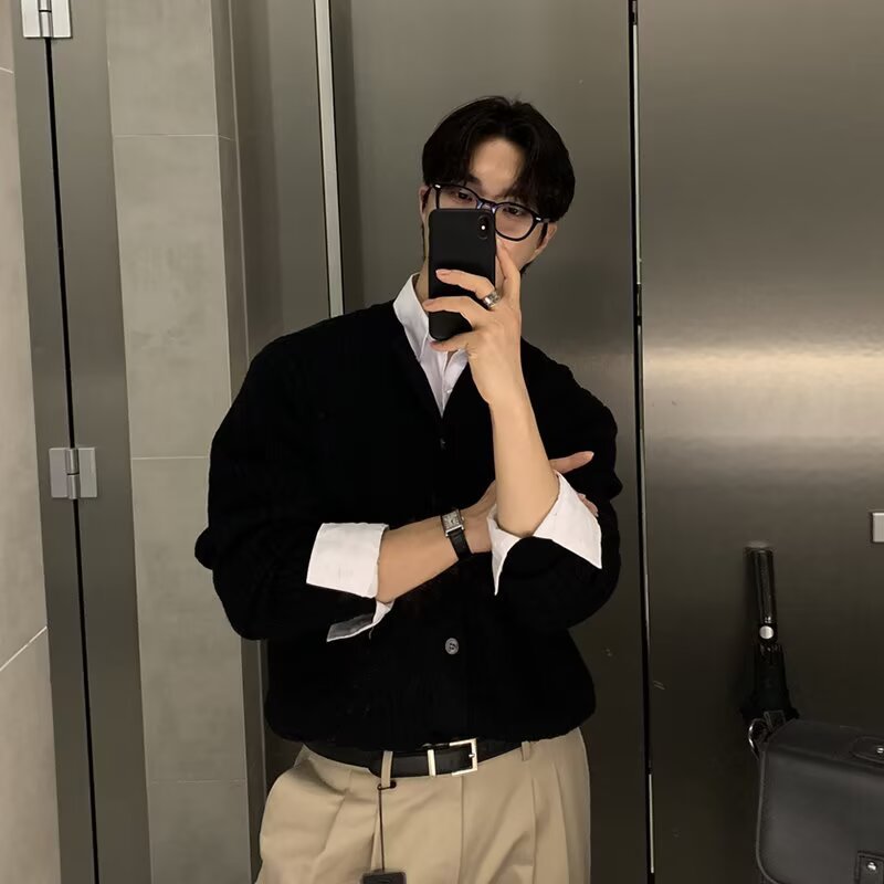 Men's Fashionable Cardigan with V-Neck Mune Fashion