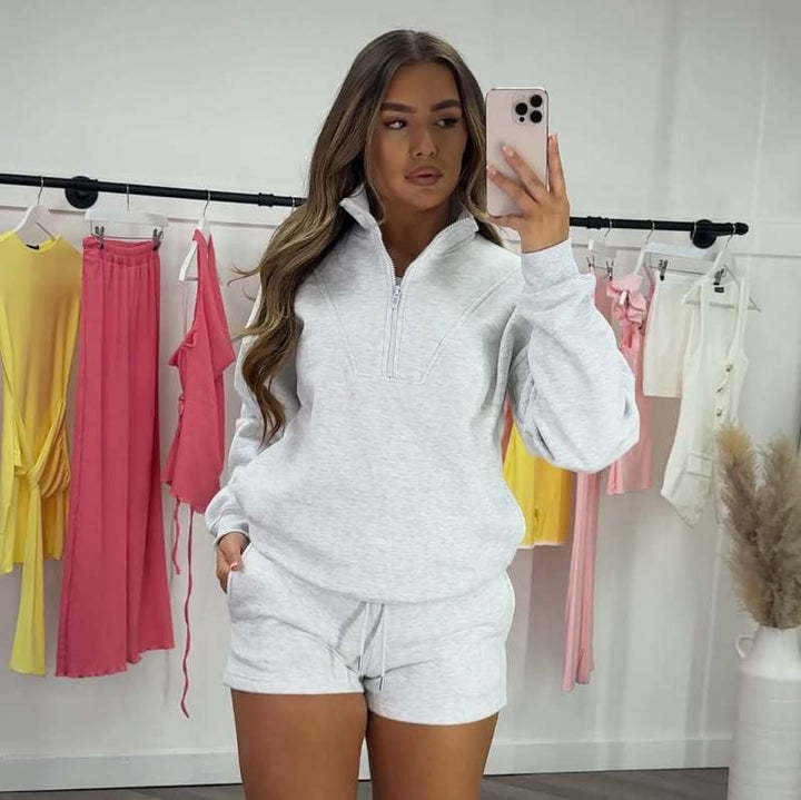 Women's casual sweatshirt set with half zipper, kangaroo pocket, and high-waist shorts Mune Fashion