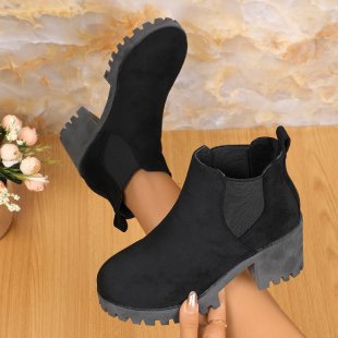 Women nan Chelsea ankle boots with chunky tread sole, elastic side inserts and pull-tab Mune Fashion