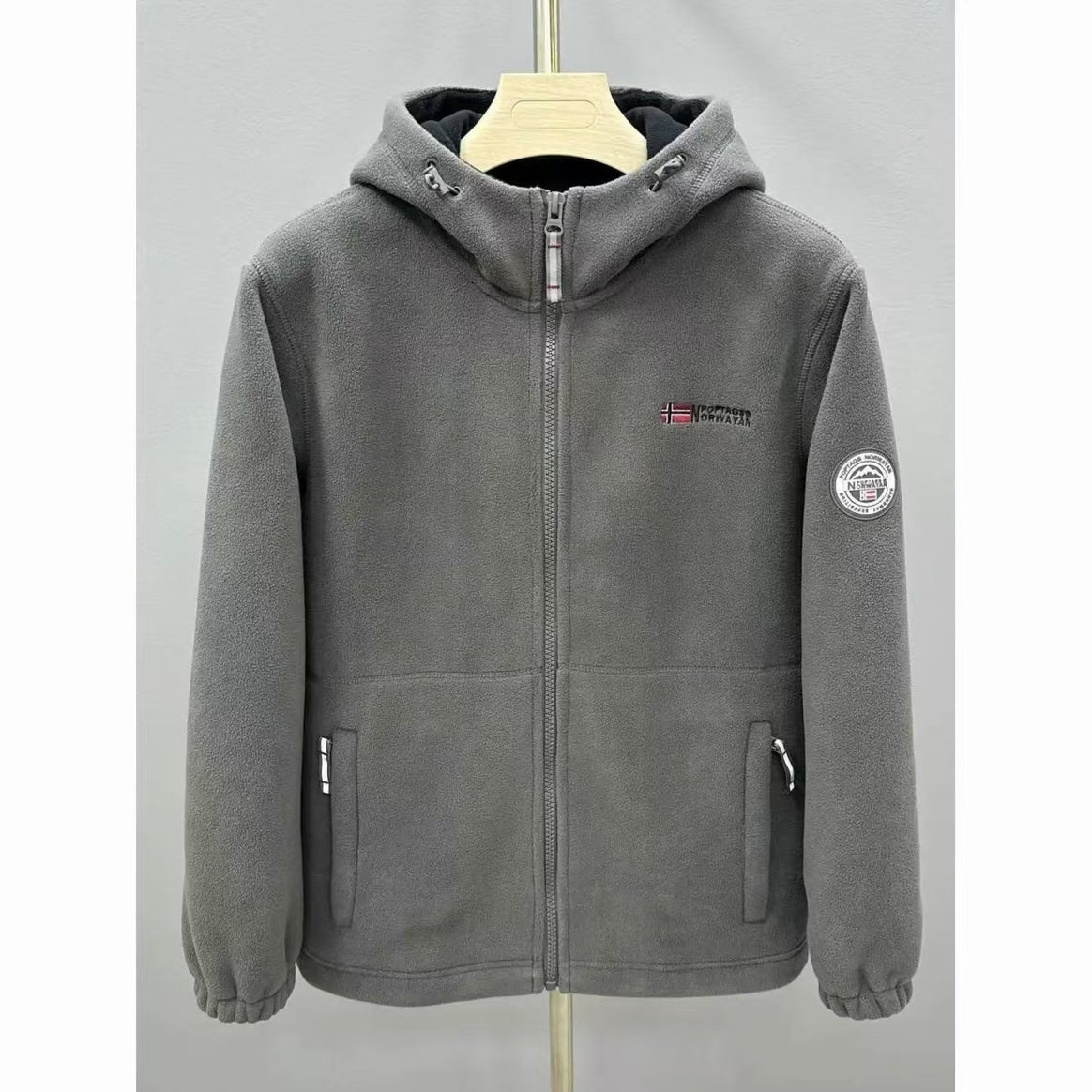 Men's Warm Fleece Hooded Jacket with Sherpa Lining, Wind Protection & Zipper Pockets Mune Fashion