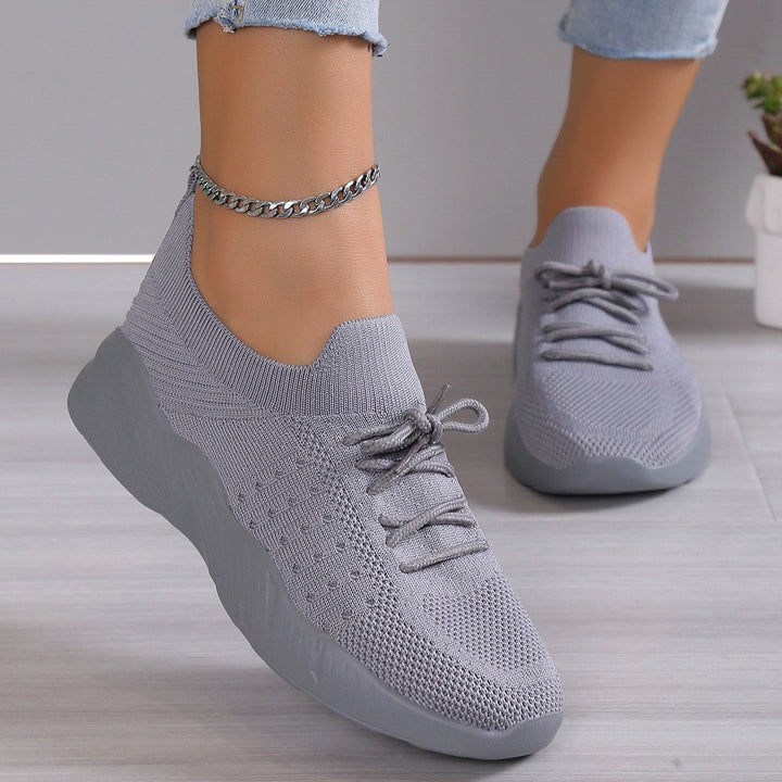 Ladies breathable slip-on sports shoes with flexible upper material Mune Fashion