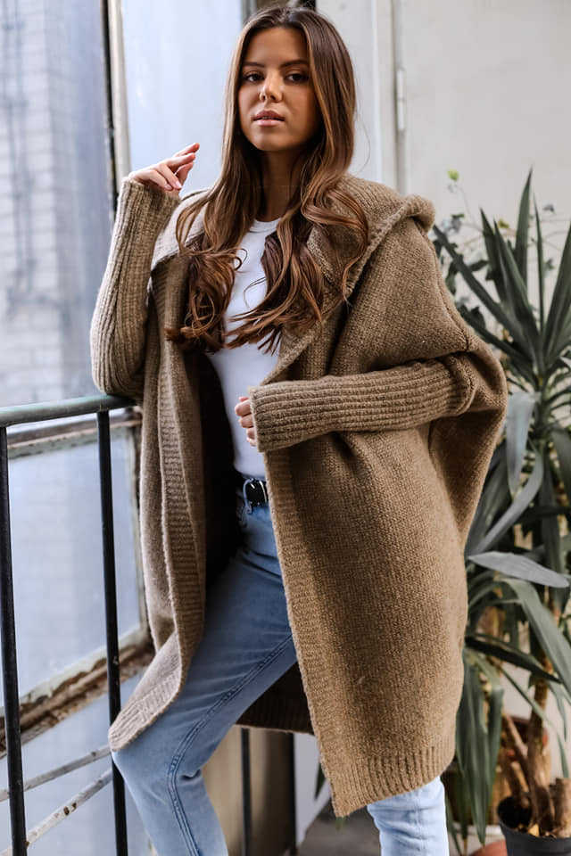 Women's Cozy Cardigan with Hood and Open Cut Mune