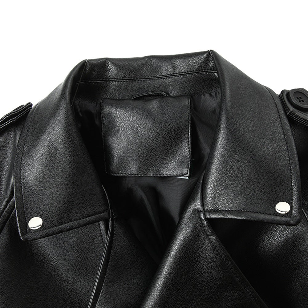 Women's Cropped Biker Trench made of soft faux leather with shoulder straps and buckle cuffs Mune Fashion