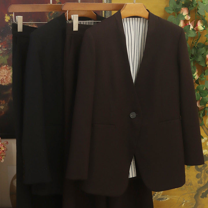 Ladies Elegant Blazer Set with Stylish Cut Mune Fashion