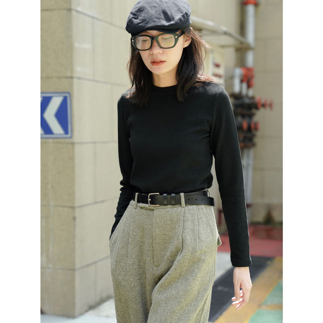 Women's fine round neck sweater made of cotton blend with slightly tailored silhouette Mune Fashion