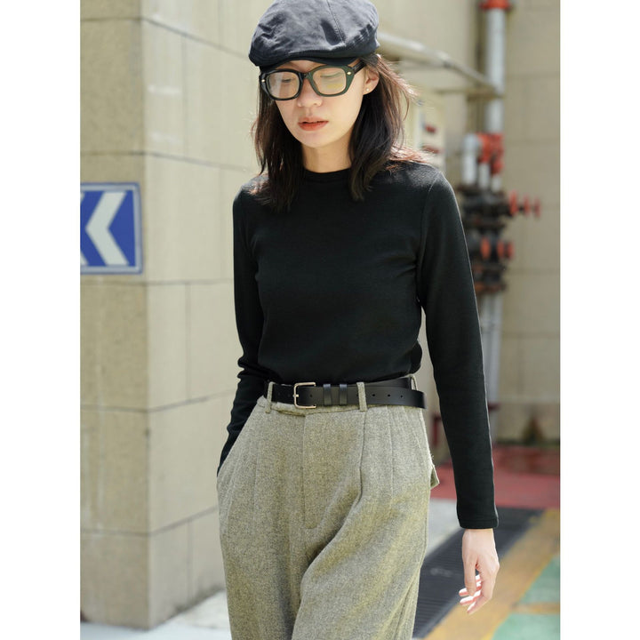 Women's fine round neck sweater made of cotton blend with slightly tailored silhouette Mune Fashion