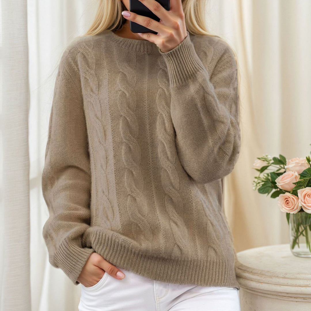 Women's cozy cable knit sweater with round neck Mune Fashion