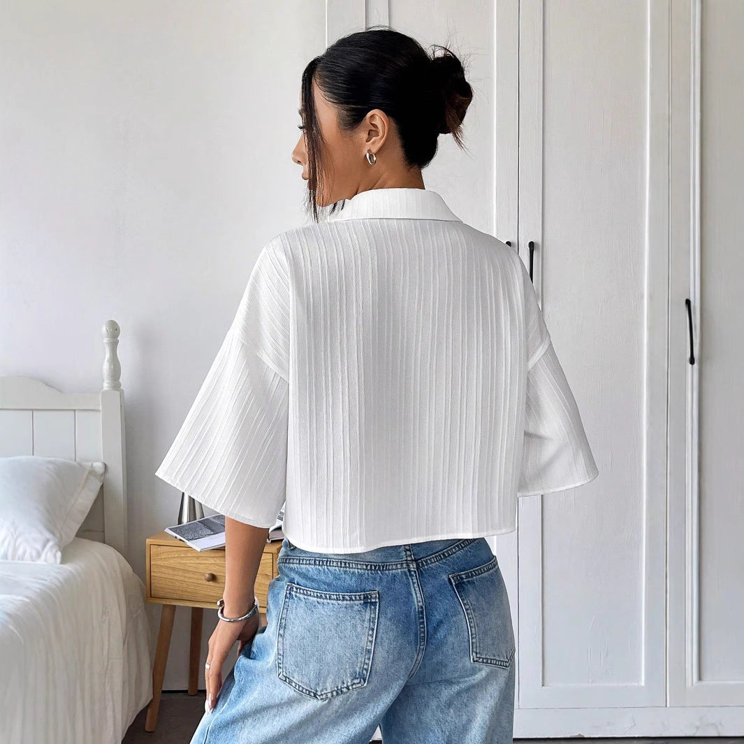 Ladies oversized short blouse with shirt collar and fine pleat structure Mune Fashion