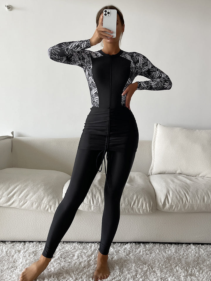 Ladies' Sporty Rashguard with figure-flattering design Mune Fashion