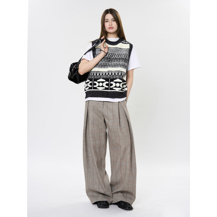Women Jacquard knit vest with round neck and boxy silhouette Mune Fashion