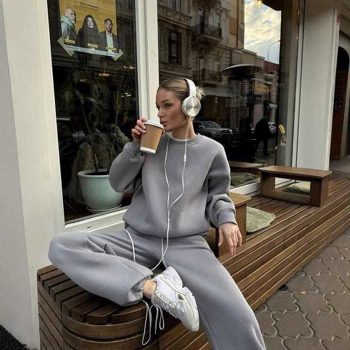 Women's Oversize Sweatshirt and High-Waist Lounge Jogging Pants Set made of brushed cotton blend Mune Fashion