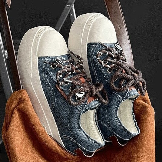 Ladies Trendy Sneakers with innovative lacing systems and cushioning sole Mune Fashion