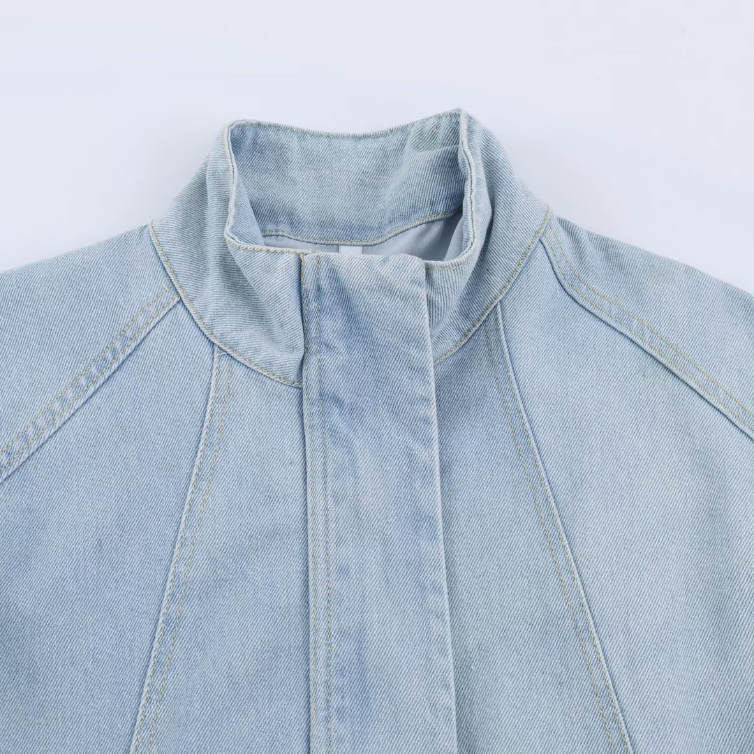 Women's short jacket made of lightweight denim quality with raglan sleeves and concealed placket Mune Fashion