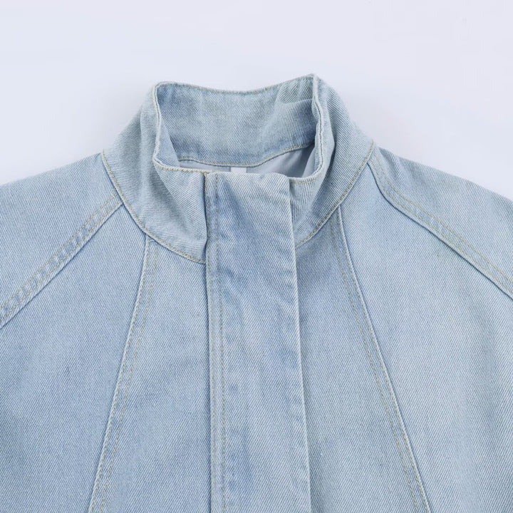 Women's short jacket made of lightweight denim quality with raglan sleeves and concealed placket Mune Fashion