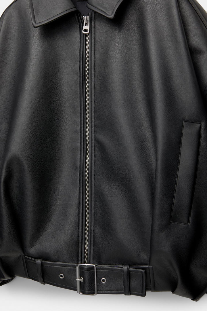 Women's short cut faux leather jacket with full zipper and figure-hugging belt Mune Fashion