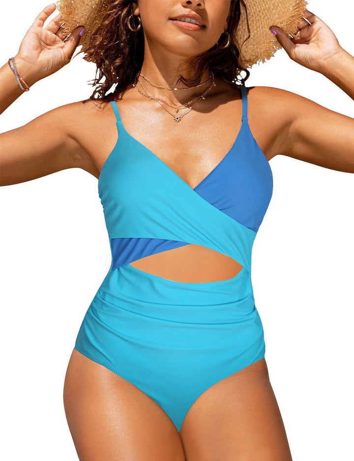 Women's swimsuit with twisted cut and body-hugging design Mune Fashion