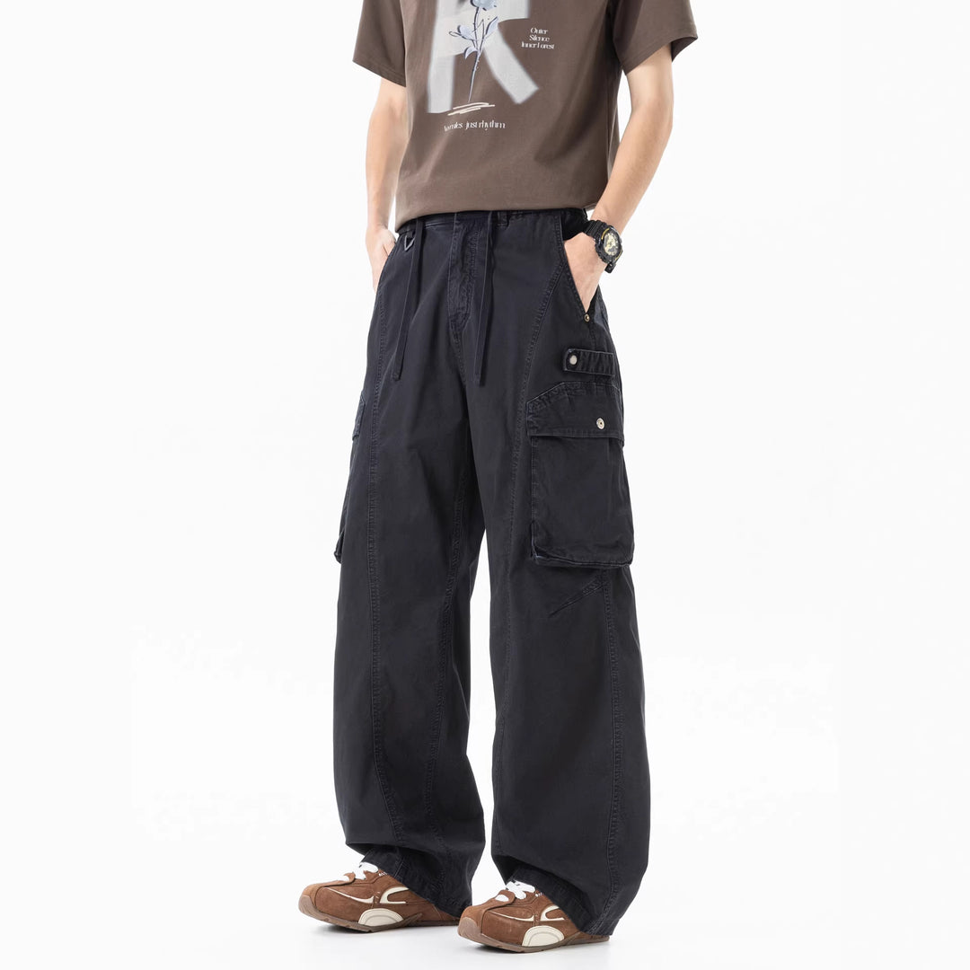 Men's military-inspired cargo pants with elastic tunnel drawstring waistband, flap and zipper pockets Mune Fashion
