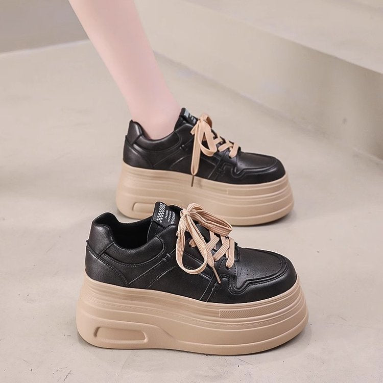 Women's platform sneakers with sturdy upper material and fashionable lacing Mune Fashion